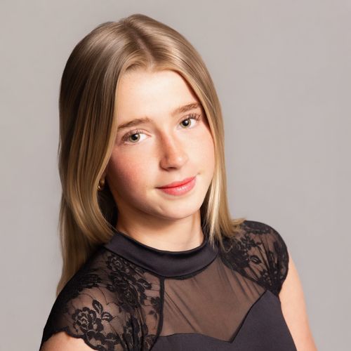 Chloe Brow