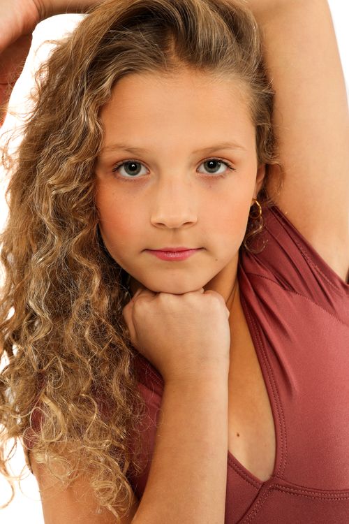 Scarlett Schwen