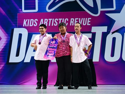 Riverside, CA - Fox Performing Arts Center - 5/30/2025 - Awards
