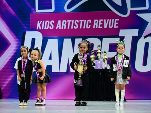 Riverside, CA - Fox Performing Arts Center - 5/30/2025 - Awards